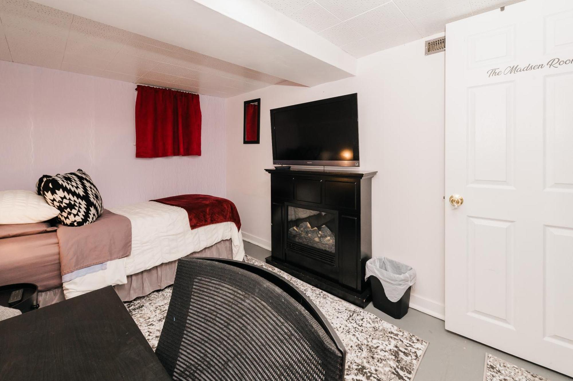Quaint & Cozy Accommodation Edmonton Ngoại thất bức ảnh