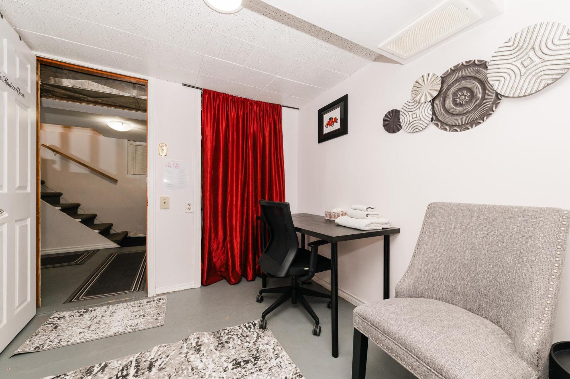 Quaint & Cozy Accommodation Edmonton Ngoại thất bức ảnh